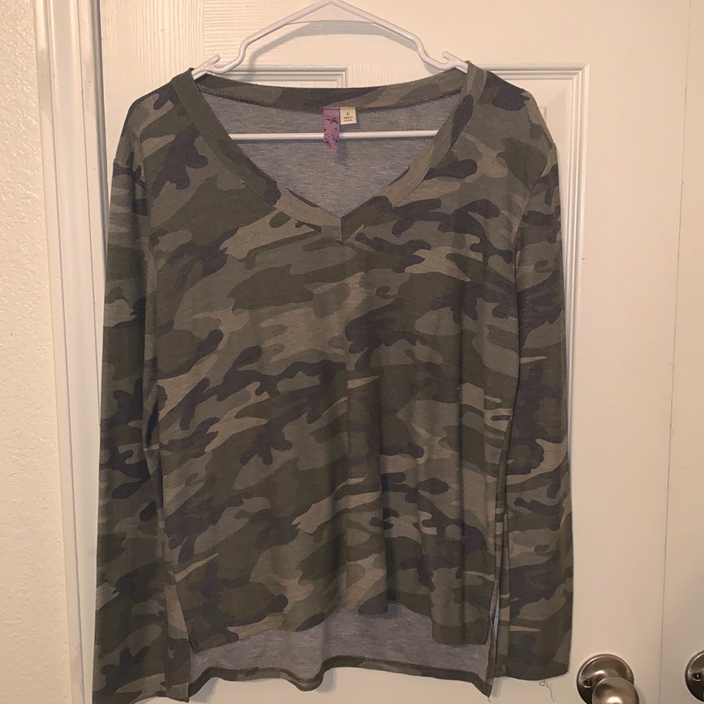 Camo long sleeved v neck shirt